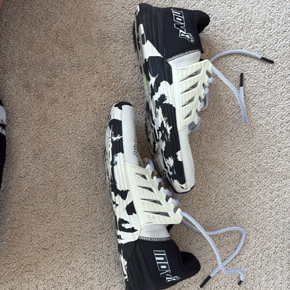 Inovv-8 F-lite G 300 in white and black